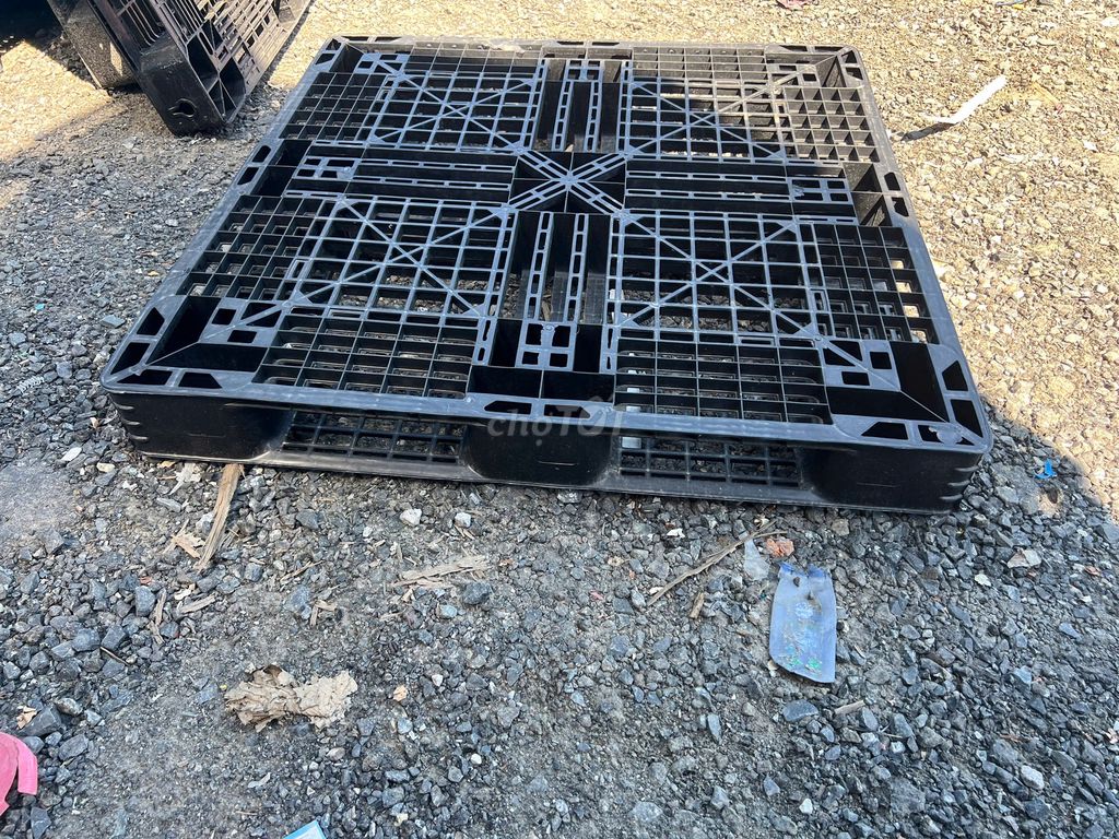 Pallet nhựa cũ KT 1100x1100x150mm