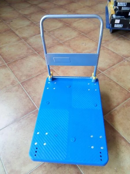 xe đẩy hàng 400 kg mặt nhựa