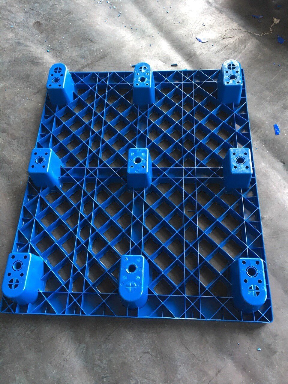 pallet nhựa cốc KT 1200x1000x145 mm (cũ)